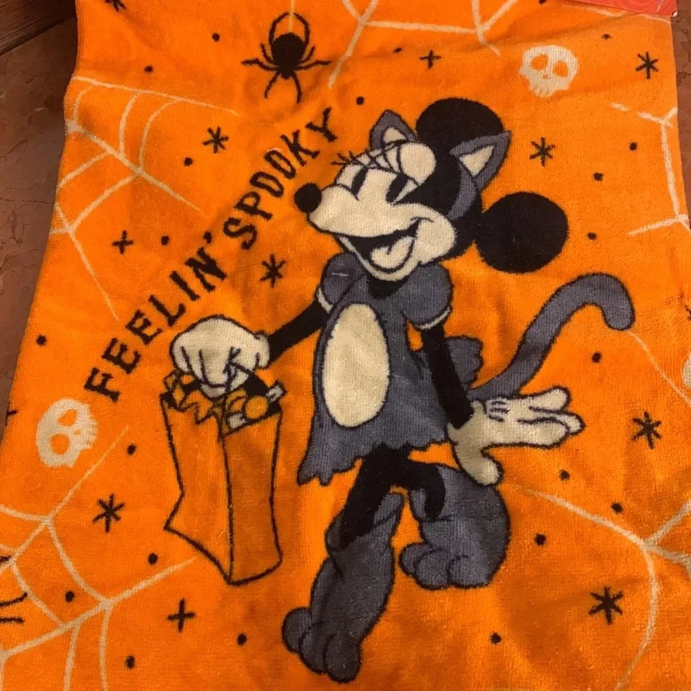 Disney Mickey & Minnie Mouse Halloween Bathroom Towel Set NEW